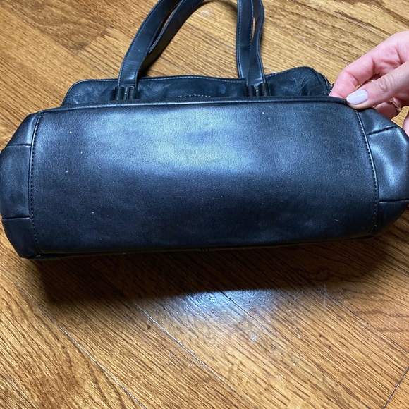 Liz Claiborne Black Handbag - Picture 2 of 8